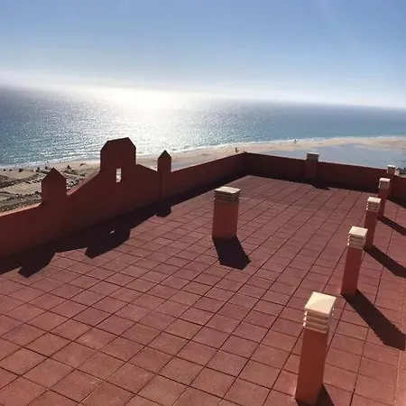 Front With Stunning Ocean Views! アパート *