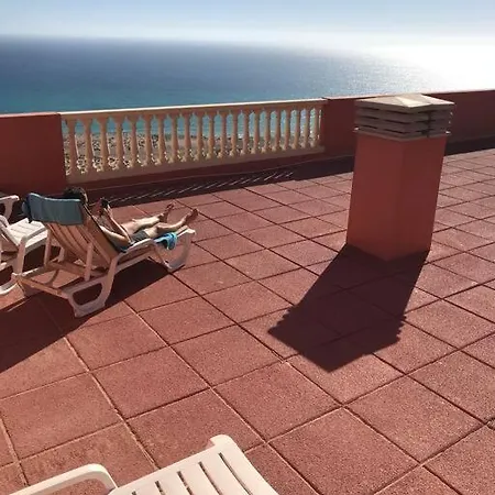 Apartman Front With Stunning Ocean Views!
