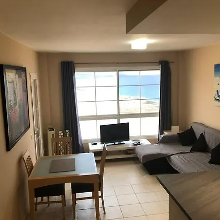 Apartman Front With Stunning Ocean Views!