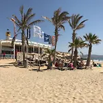 Front With Stunning Ocean Views! Apartamento