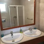Front With Stunning Ocean Views! Apartamento