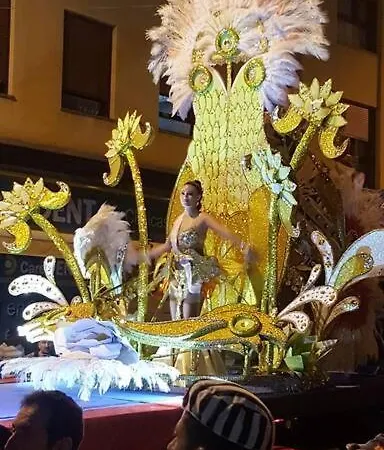 Front With Stunning Ocean Views! *