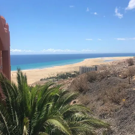 Front With Stunning Ocean Views! Lejlighed