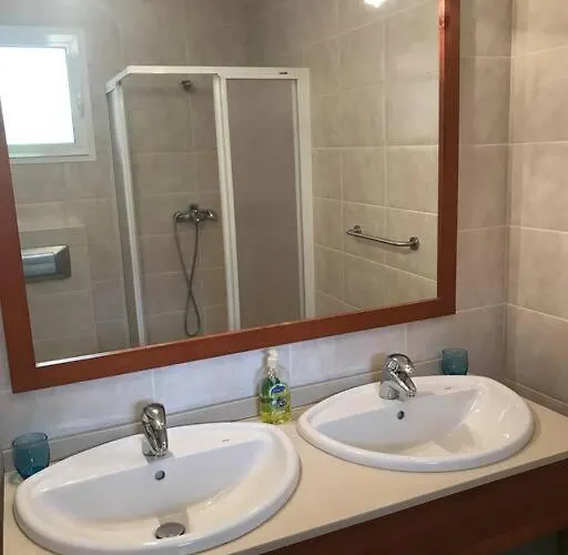 Front With Stunning Ocean Views! Apartmán